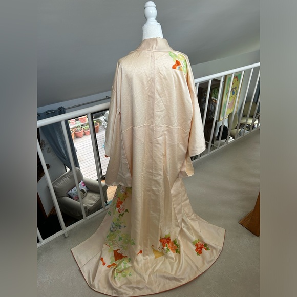 Kimonos & Yukatas | Vintage Japanese Kimono Silk Robe Floral Japan ...